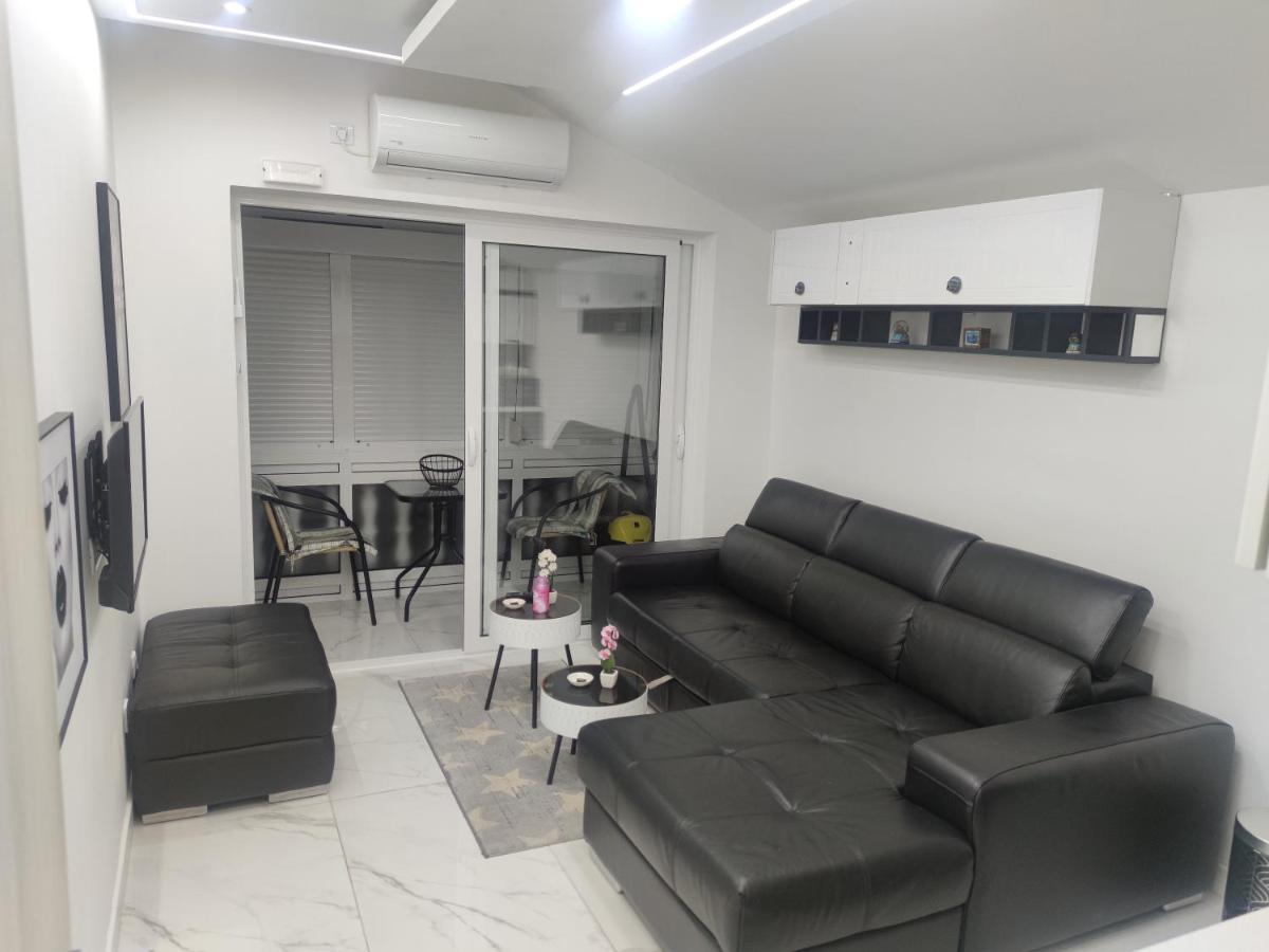 033 Apartment